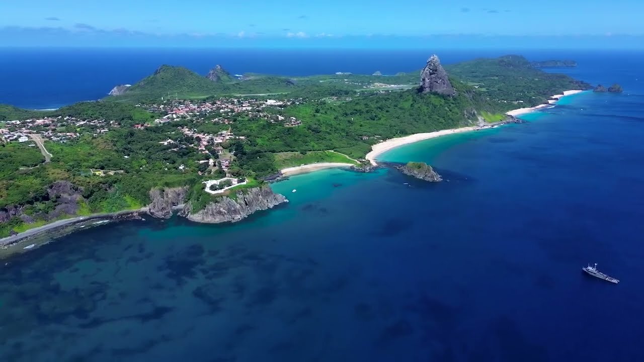 As 12 Melhores Praias de Fernando de Noronha: Guia Completo